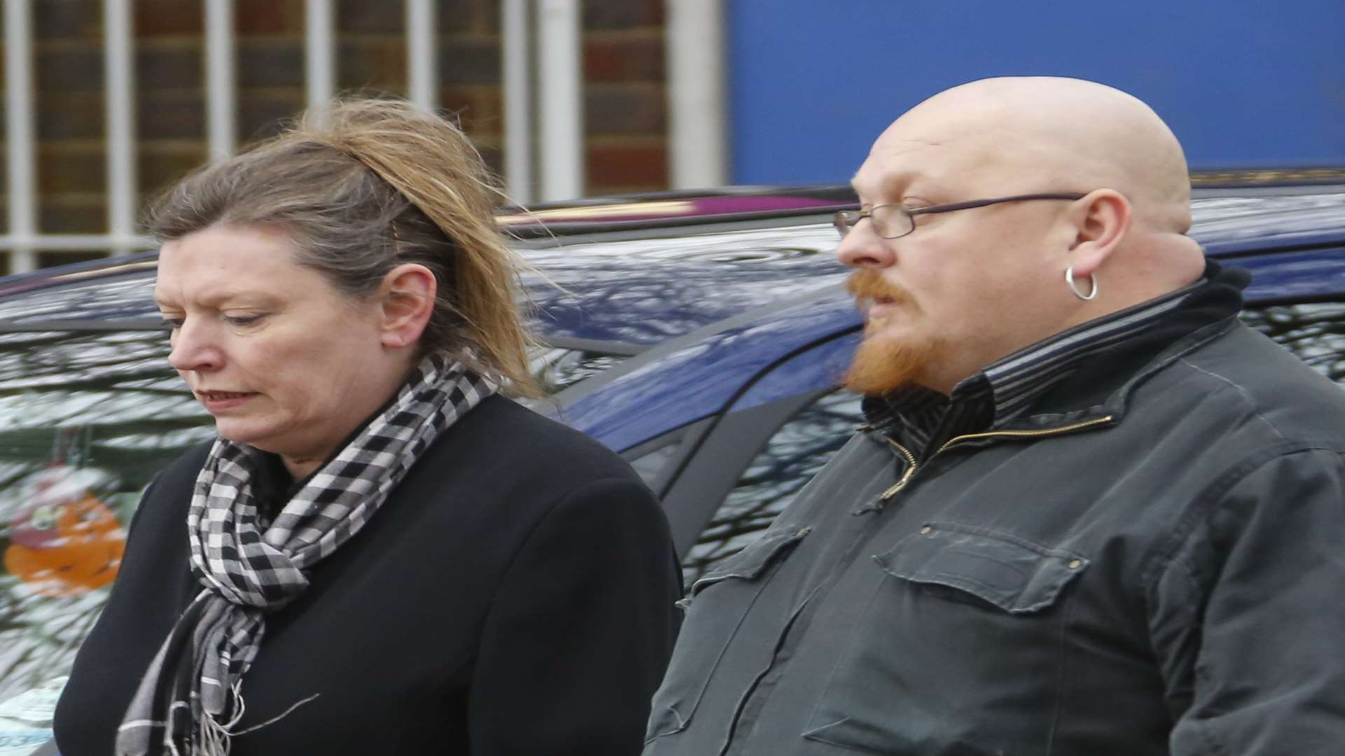 The couple walking into court.