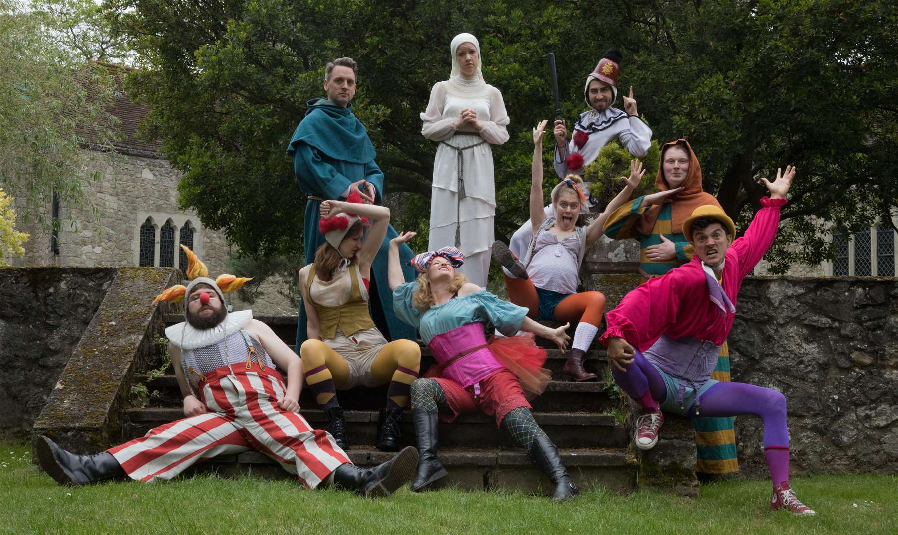 The cast of Measure for Measure and Blithe Spirit by the Changeling Theatre get ready to tour