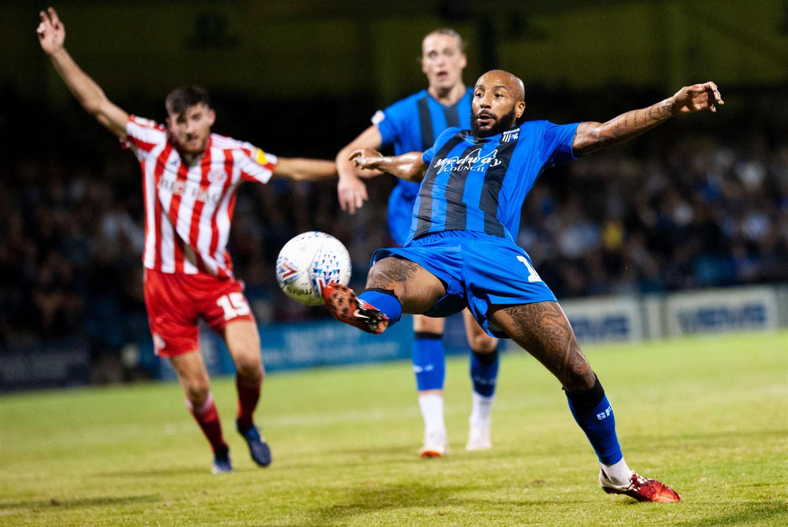 Josh Parker just fails to connect for Gills. Picture: Ady Kerry