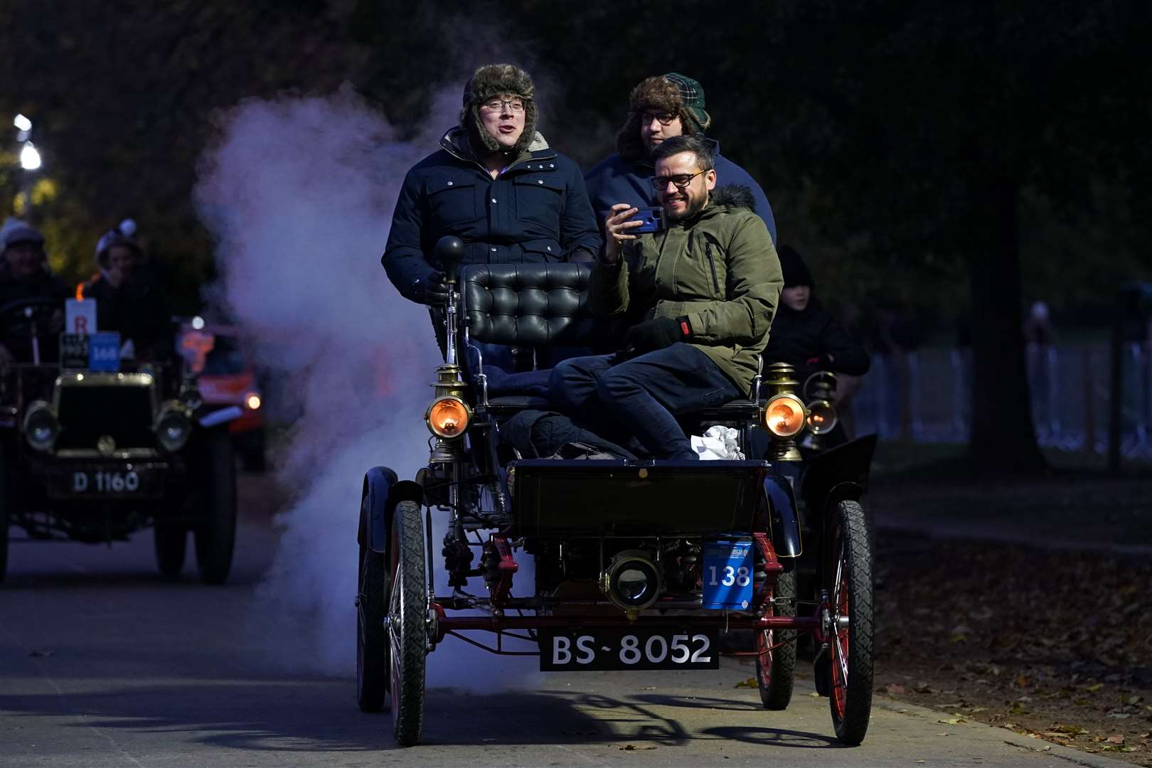 Motorists on Serpentine Road in Hyde Park (Kirsty O’Connor/PA)