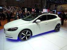 Geneva: Volvo steps up a gear with new V40