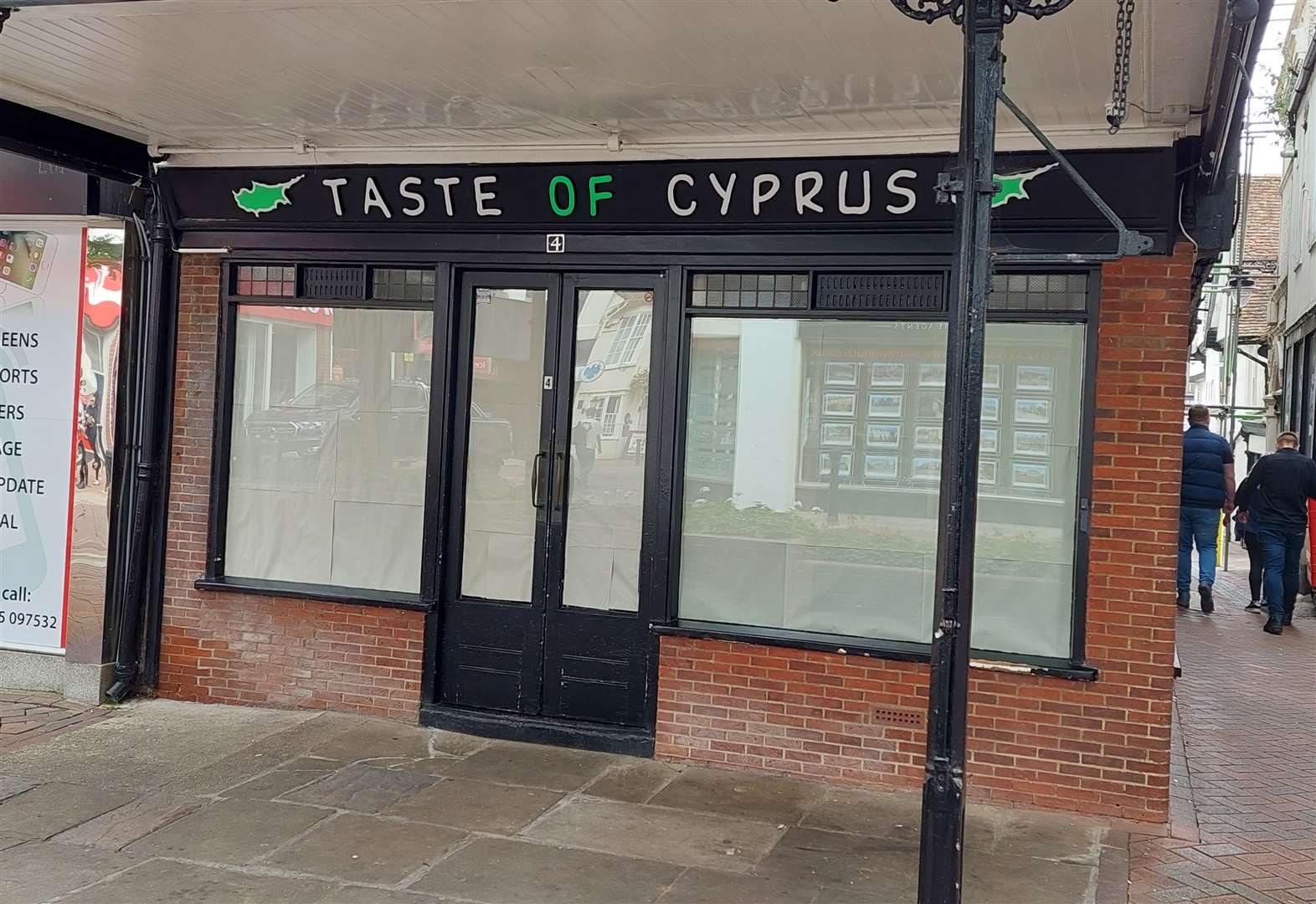 taste-of-cyprus-cafe-in-ashford-shuts-but-solaire-sun-bed-shop-prepares