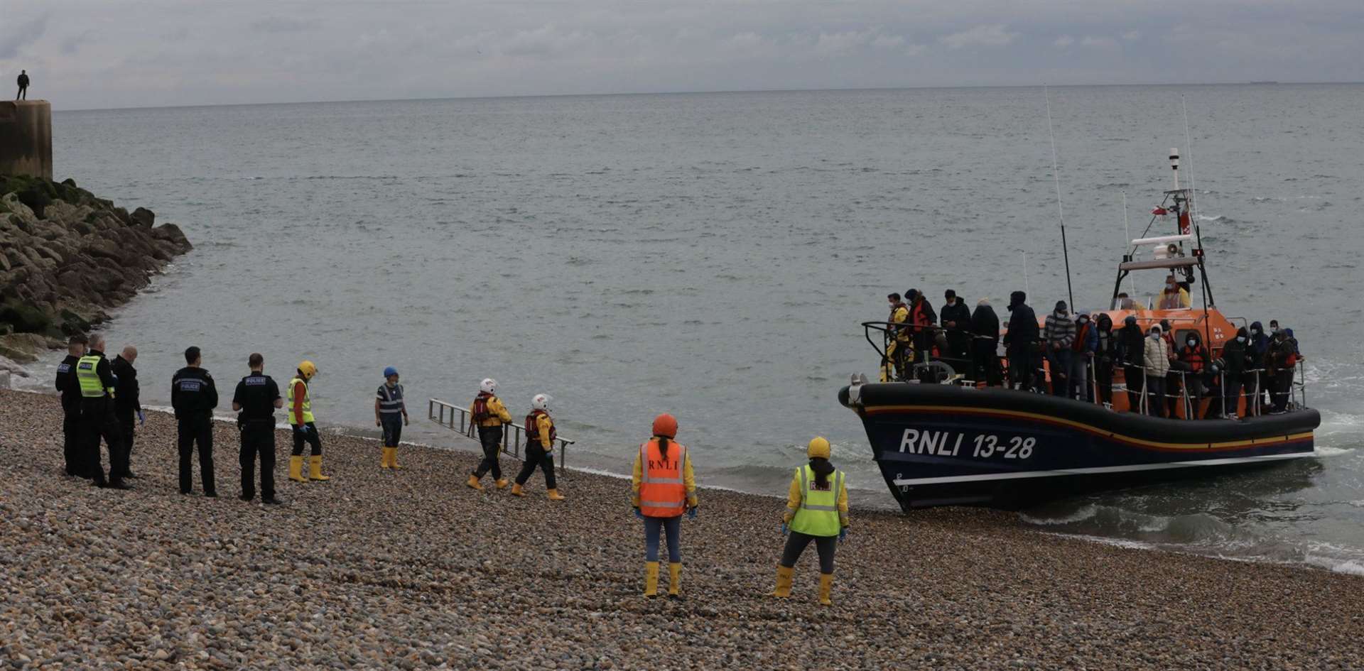 Asylum seekers arrive in Kent Picture: UKNIP