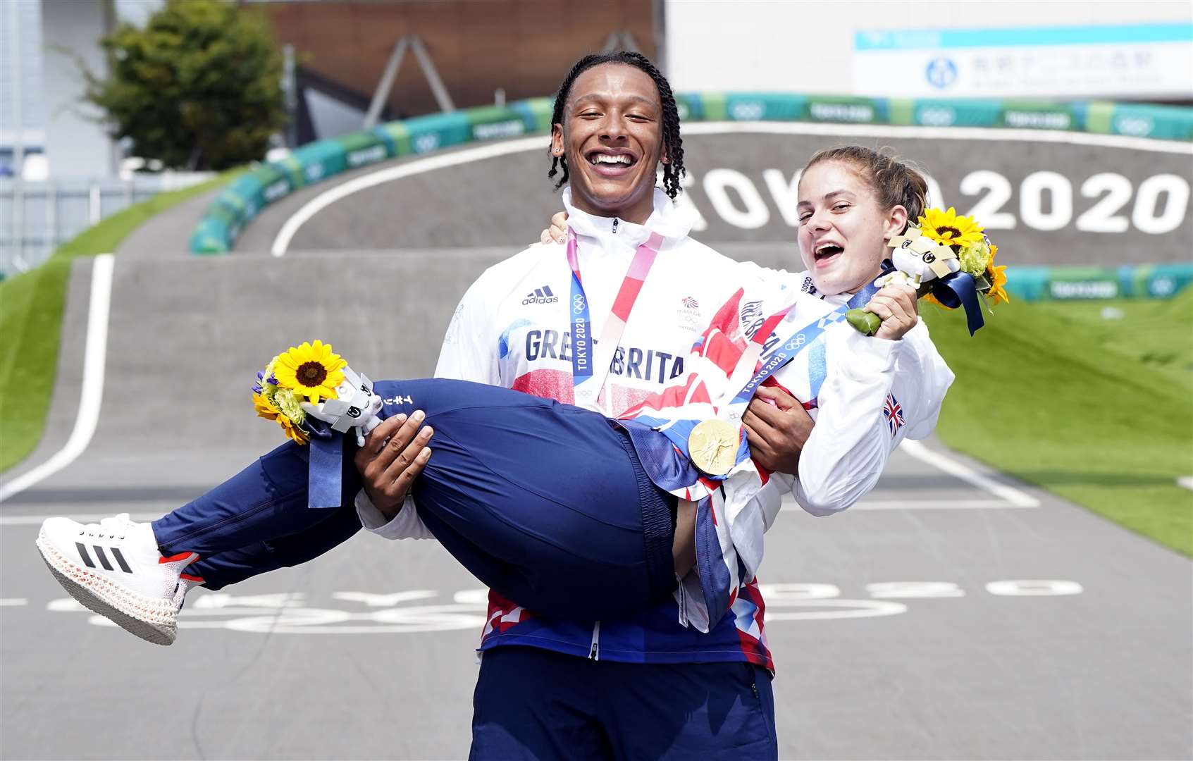 Beth Shriever and Kye Whyte celebrate their gold and silver medals (Danny Lawson/PA)