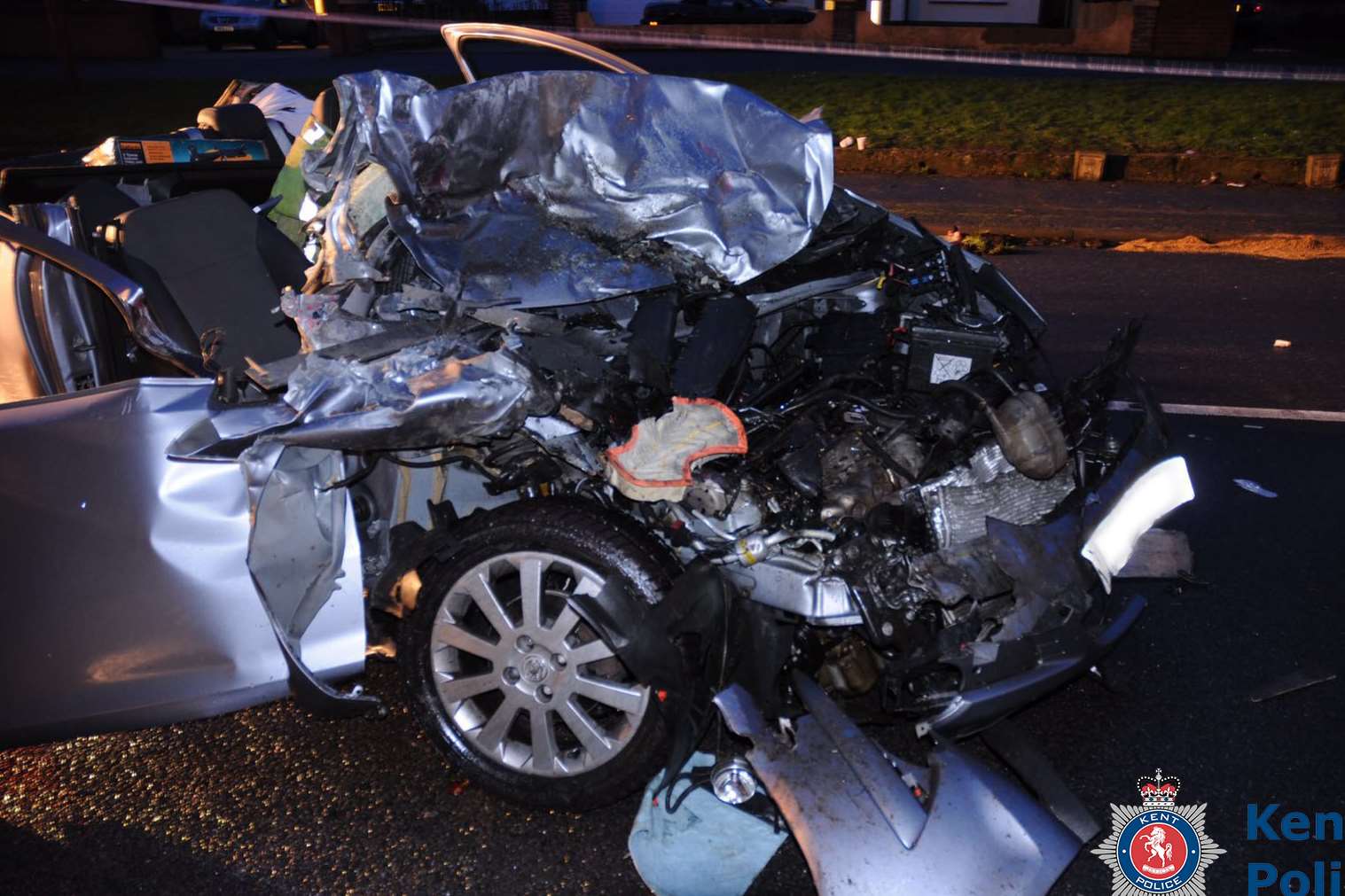 Simon Oakley relives moment of head-on crash with lorry in Faversham during  meeting with firefighters and lorry driver