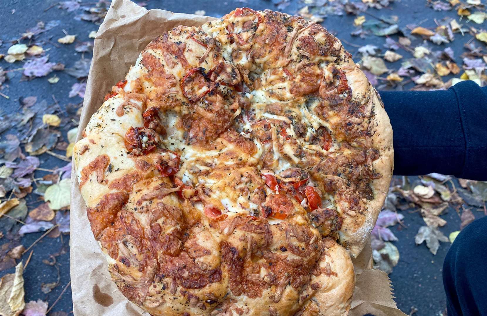 I just can’t resist freshly baked bread and this pizza-flavoured focaccia was delicious