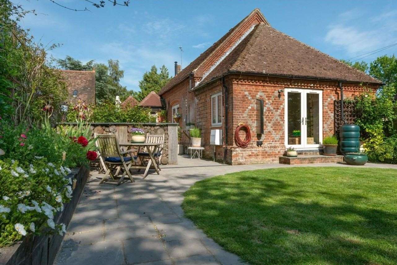 The three-bed detached bungalow in Kennington. Picture: Zoopla / Winkworth - Canterbury