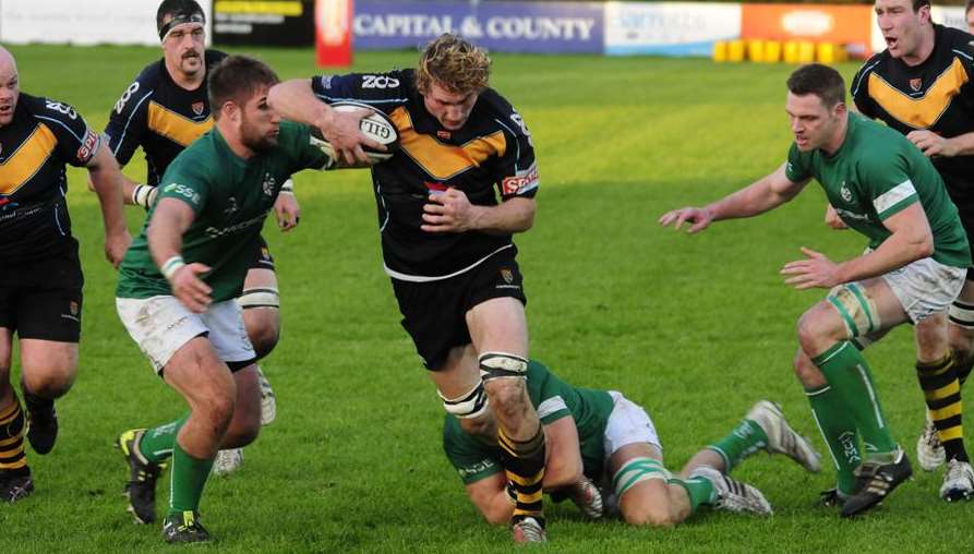 Canterbury push forward against London Irish