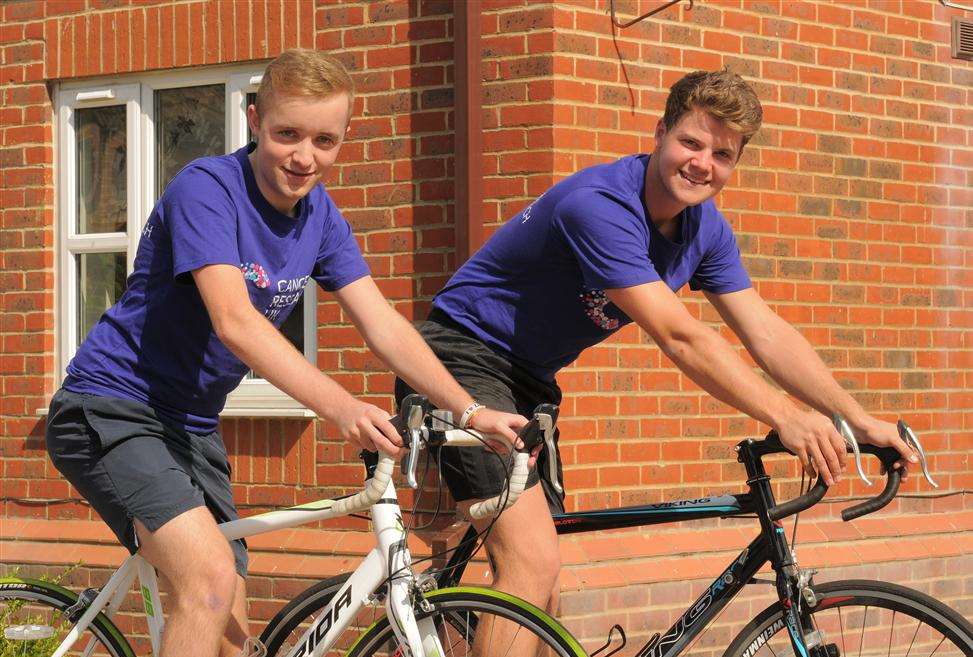 Marcus Underdown and Dan Pumfrett are doing a bike ride for charity.