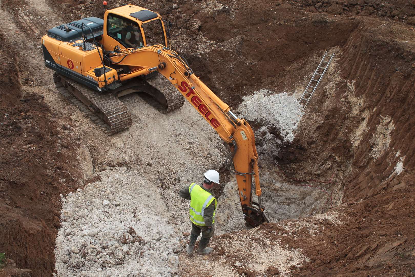 Colin Welch, supervising an earlier excavation at Lynsted