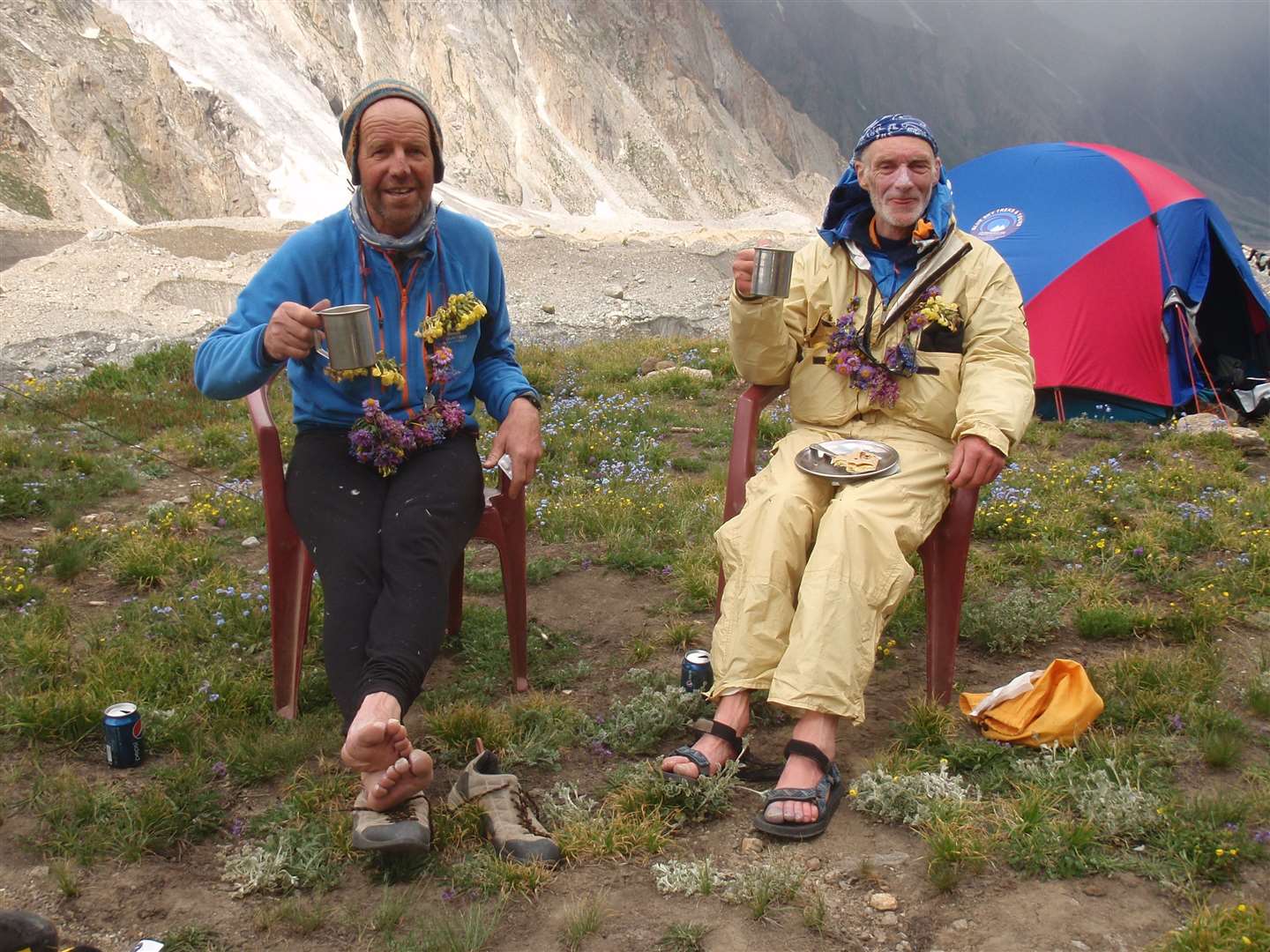 Rick Allen with former climbing partner Sandy Allan at the Diamir base camp in Pakistan (Sandy Allan/PA)