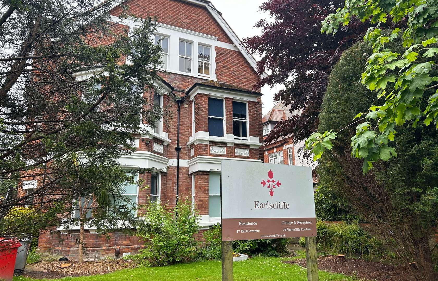 One of the Earlscliffe School's buildings in Earls Avenue, Folkestone