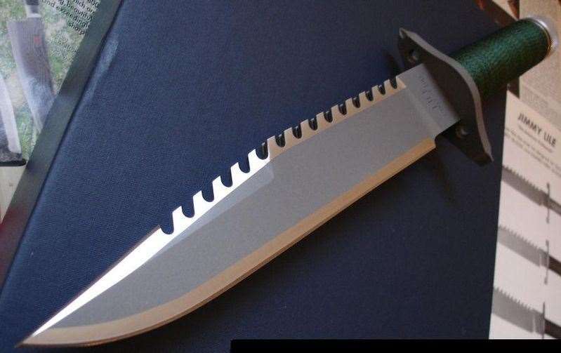 The schoolgirl bought a "Rambo" knife like this one, which she kept with her at all times