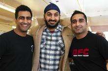 Monty Panesar with DFC staff