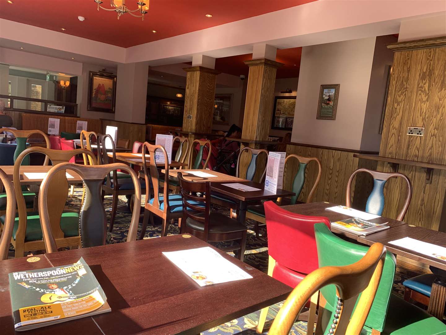 Inside the new Wetherspoon, The Railway in Station Road, Rainham (18009011)