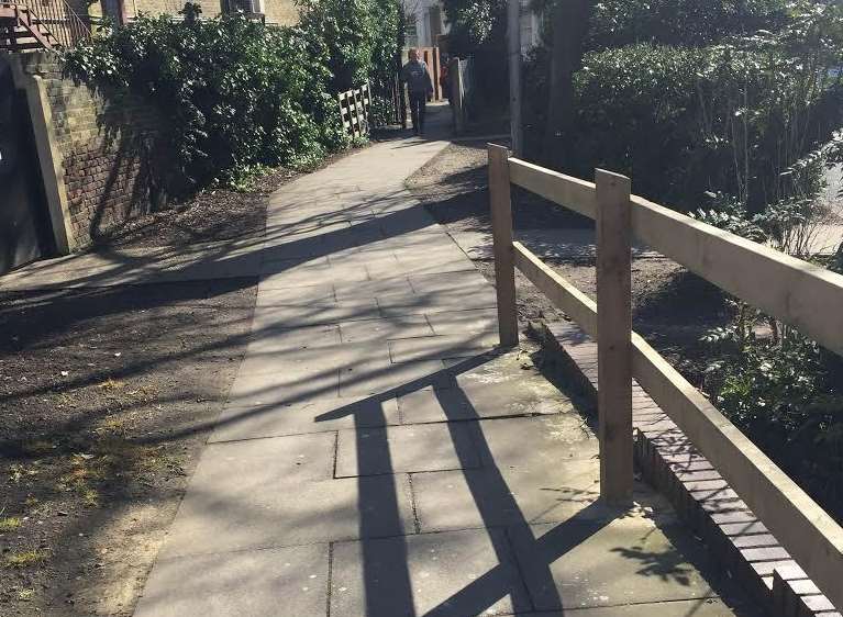 The alleyway that links Queen Street with Park Street