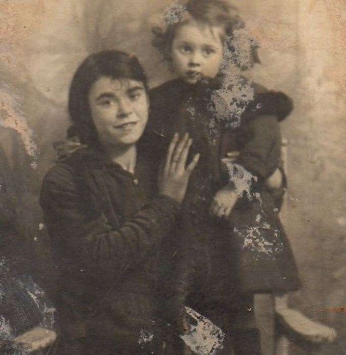 A very young Lena Kennedy with her aunt Mary, who later became a welcome visitor to the Cliffe Woods shack. Submitted (18668617)