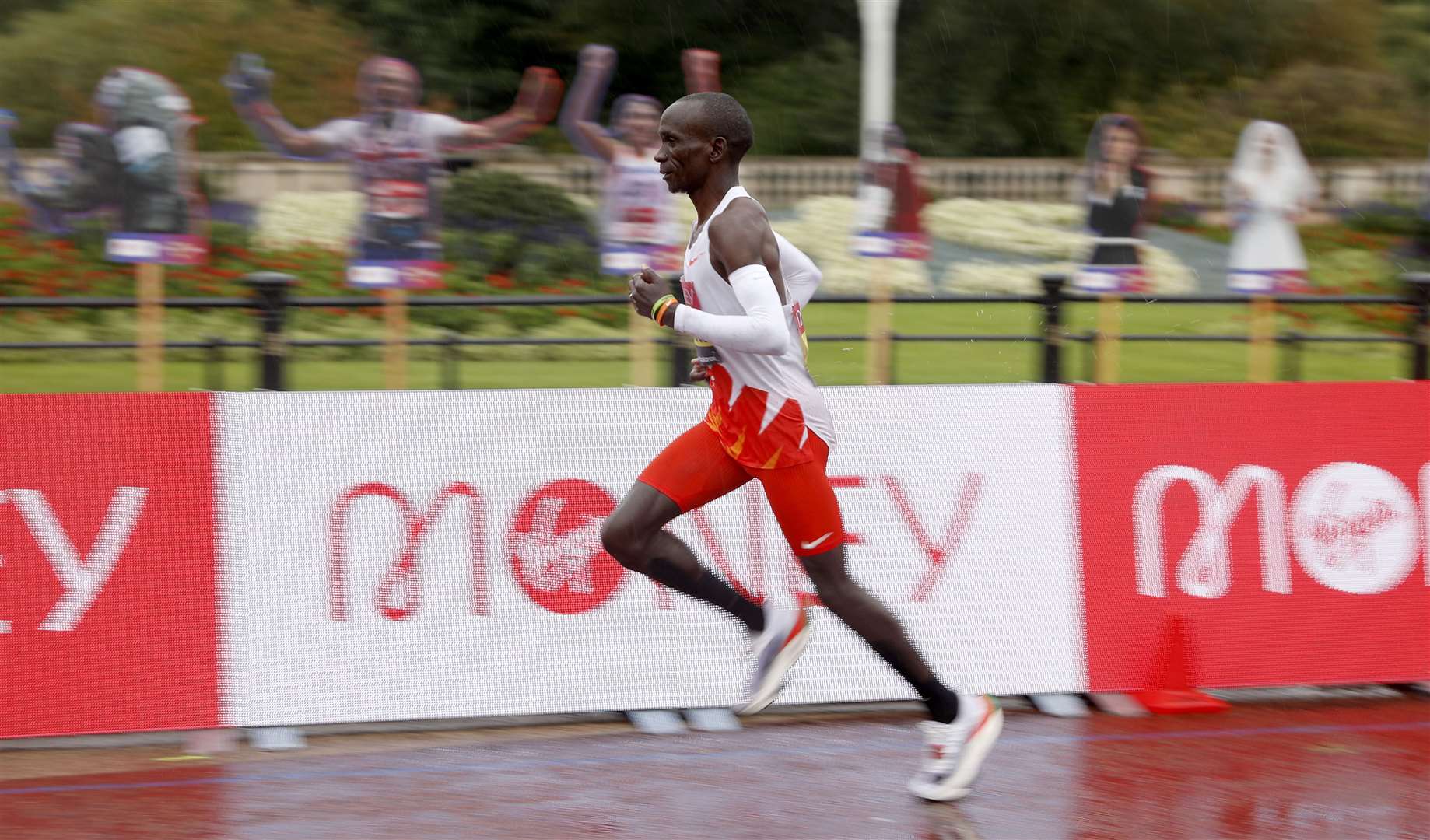 Eliud Kipchoge competes in the Men’s Elite Race during the Virgin Money London Marathon (John Sibley/PA).