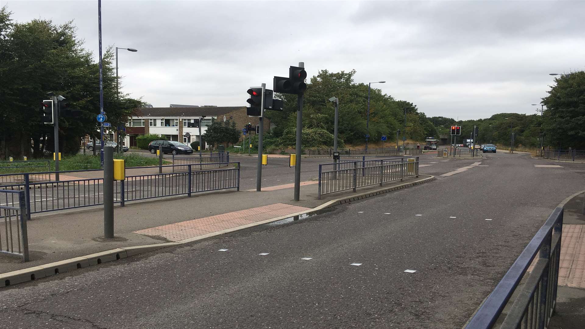 Thames Way, at the junction with Vale Road