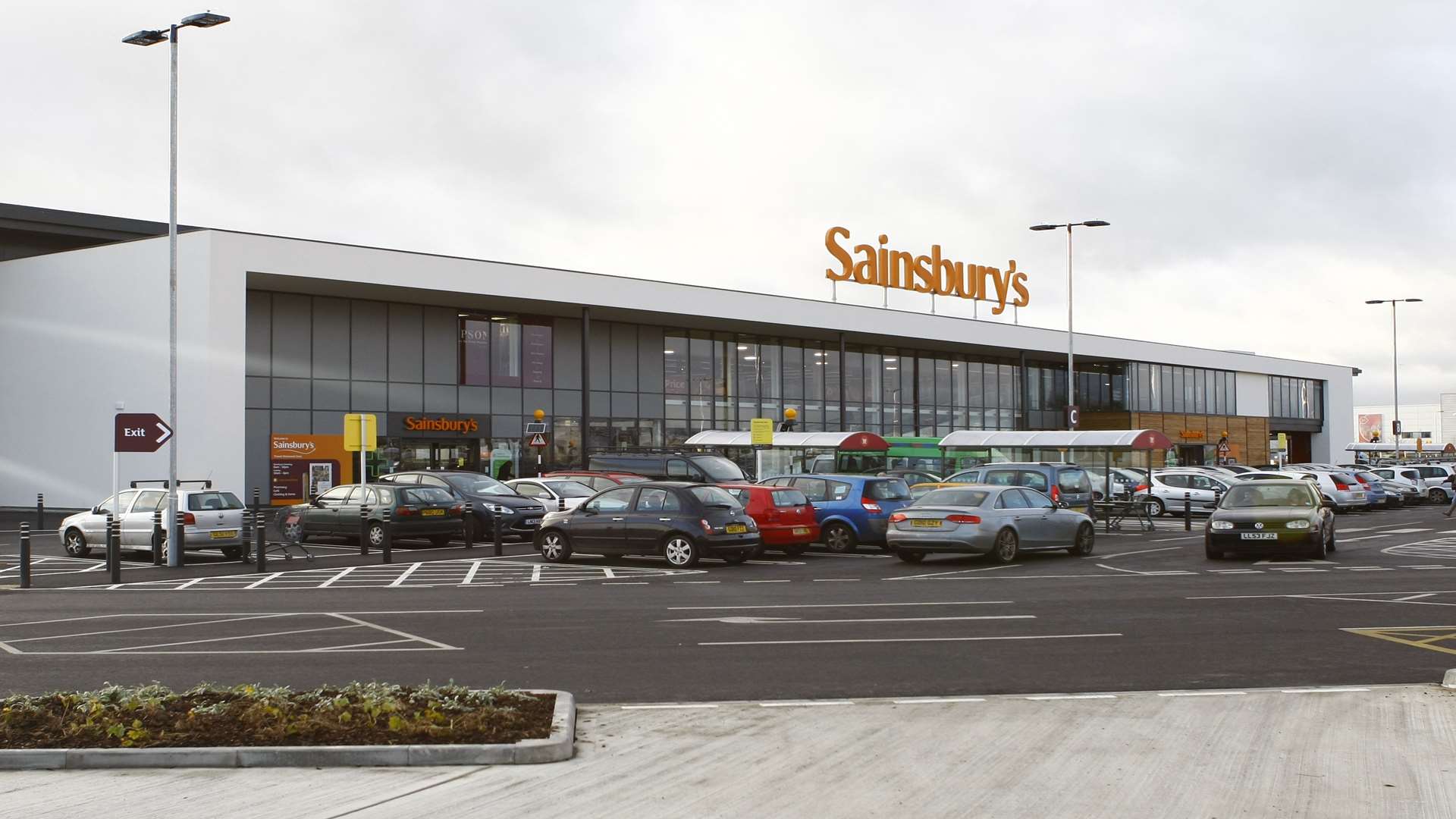 Sainsbury's in Westwood Cross, Broadstairs, evacuated