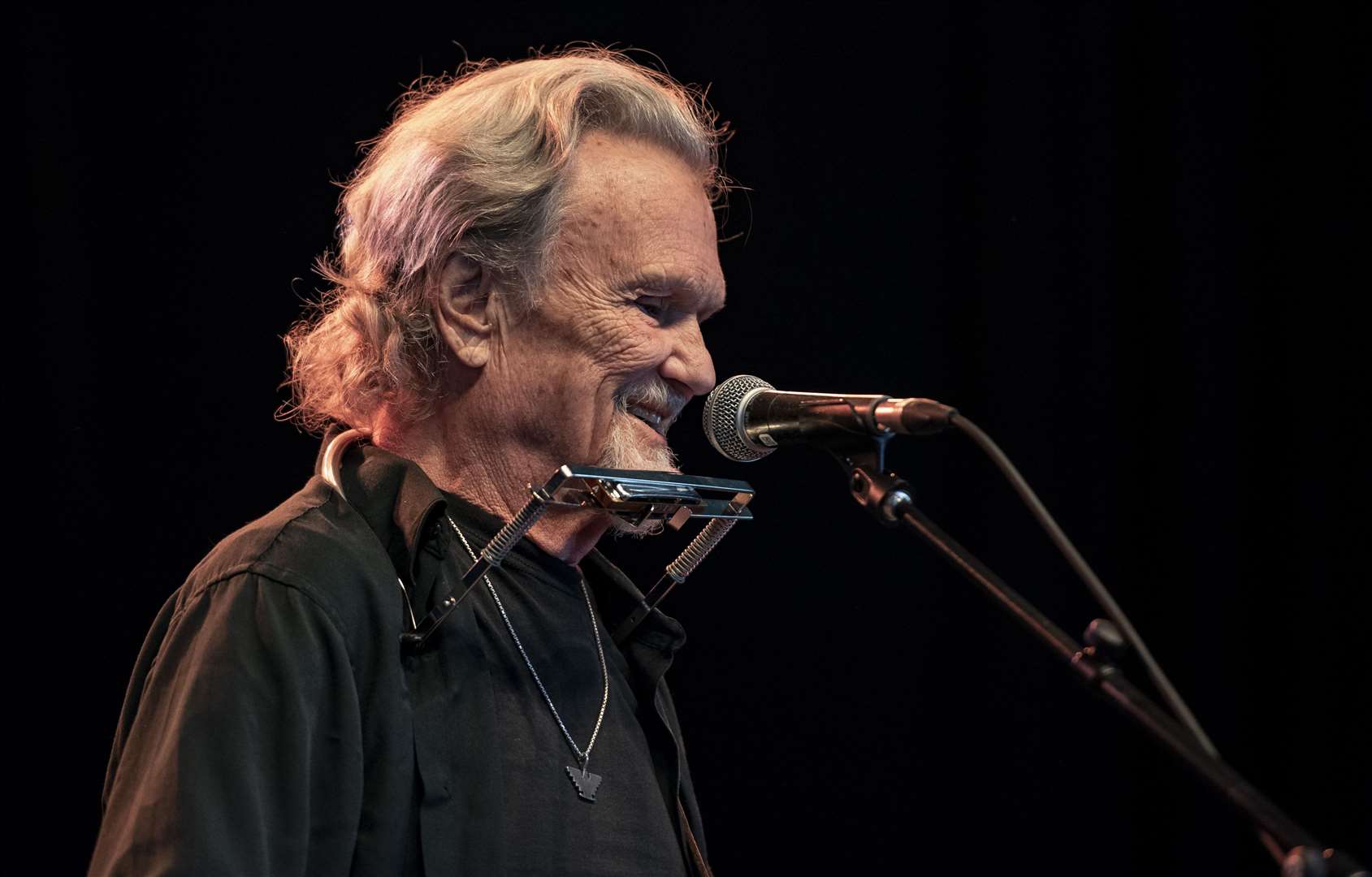 Kris Kristofferson on stage Picture: Chris White