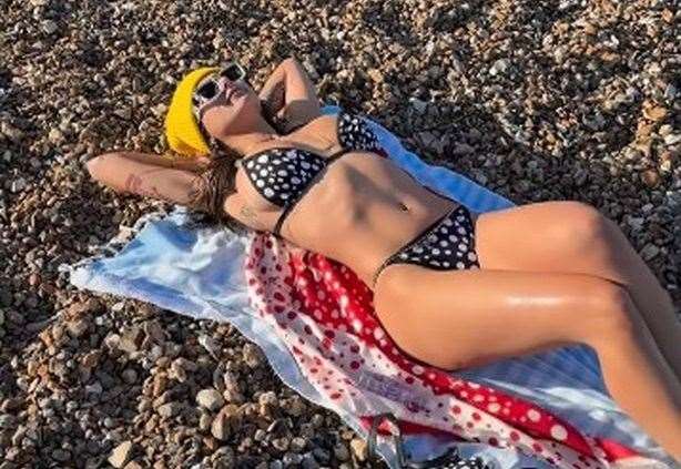 Maia Khalifa Print Xxx - Mia Khalifa mocks Brits as she braves cold on Whitstable beach