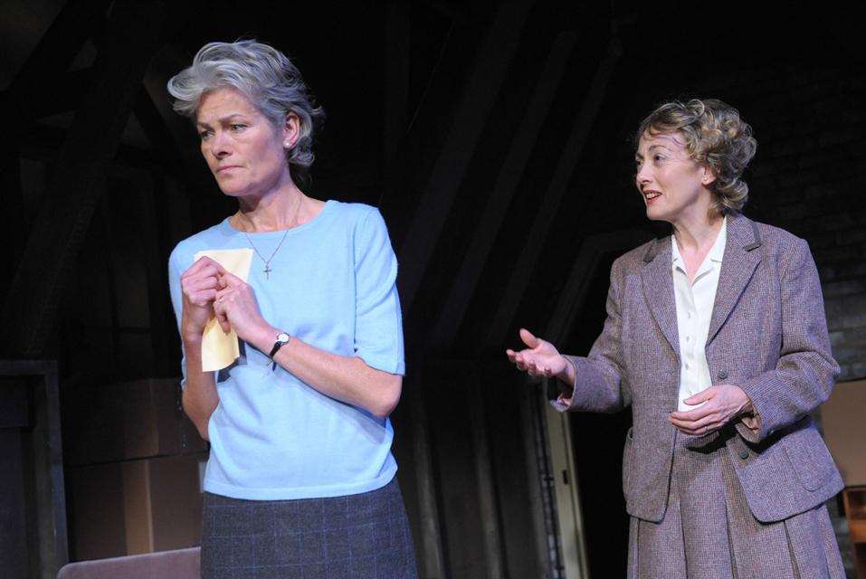 Janet Dibley as Evelyn and Paula Wilcox as Lil