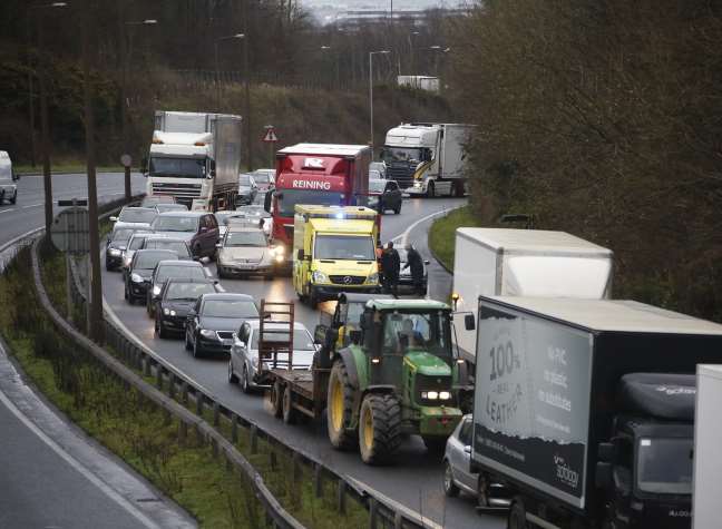 Gridlock on Blue Bell Hill. Library image