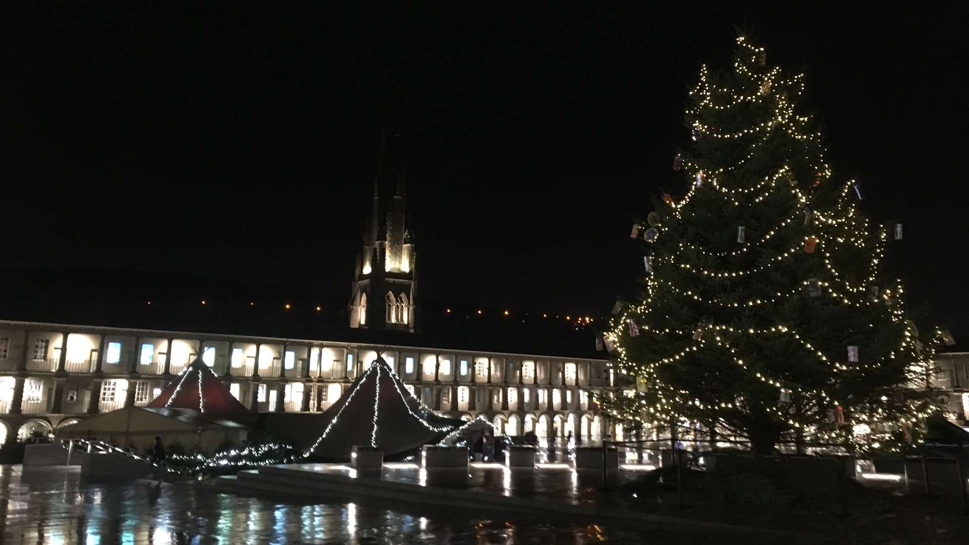 The Piece Hall at night