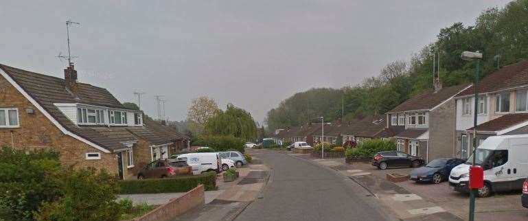 Yonis and Imaan live in Rushdean Road, Strood