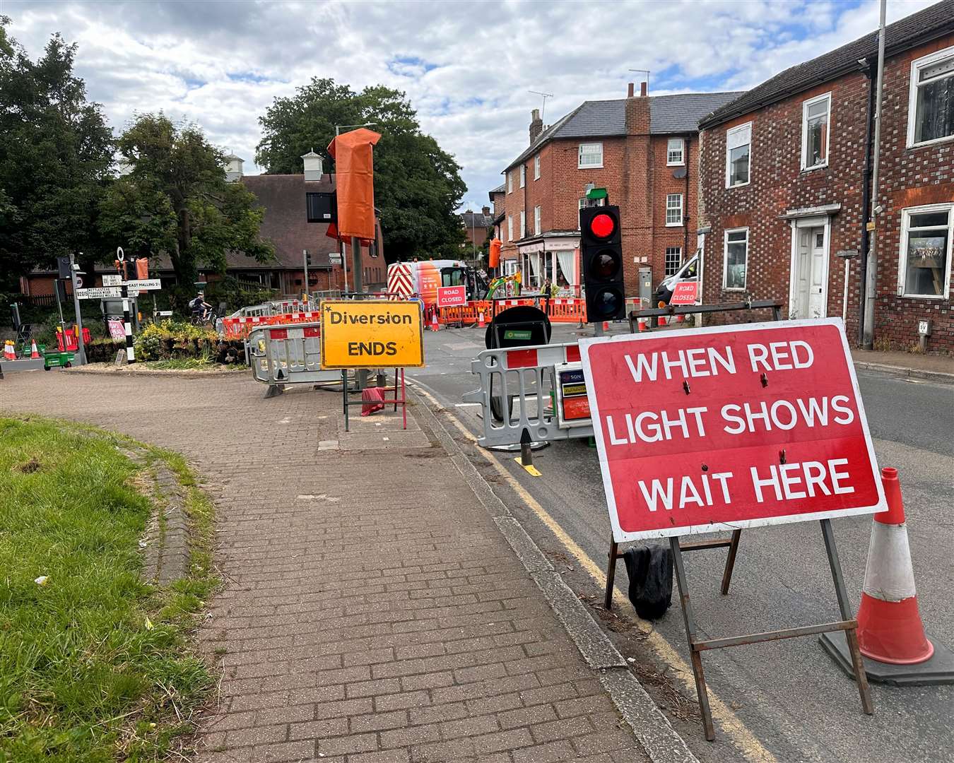 SGN is carrying out emergency gas works by Wateringbury crossroads. Picture: Elli Hodgson