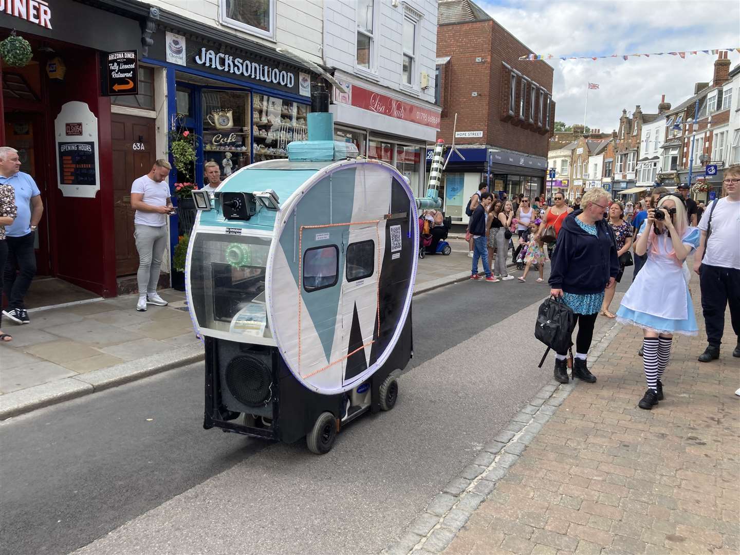 Tim Bell turned his mobility scooter into a helicopter