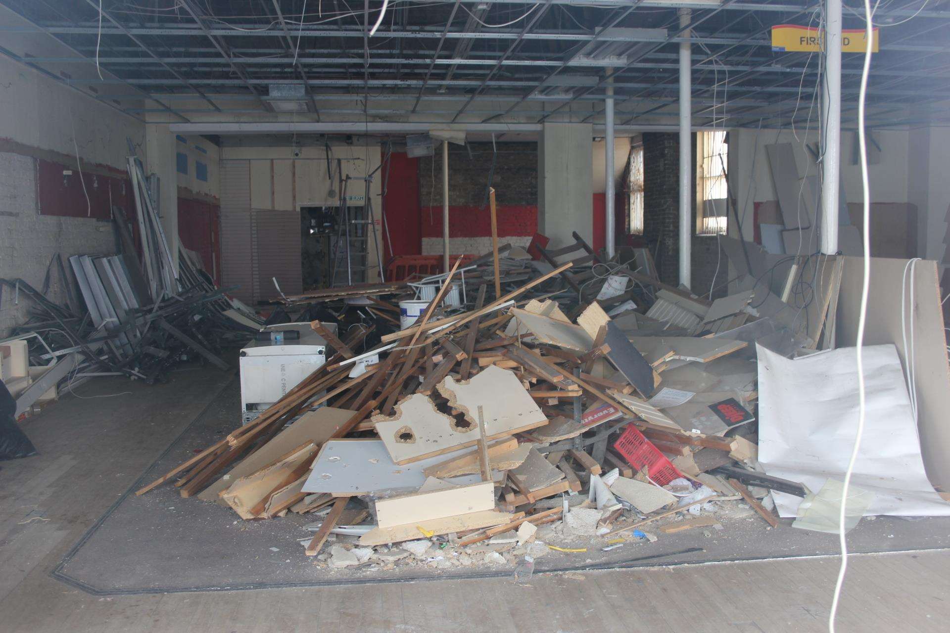 The derelict Pound Town shop in Sheerness High Street is to become a new Specsavers on Sheppey (3235340)