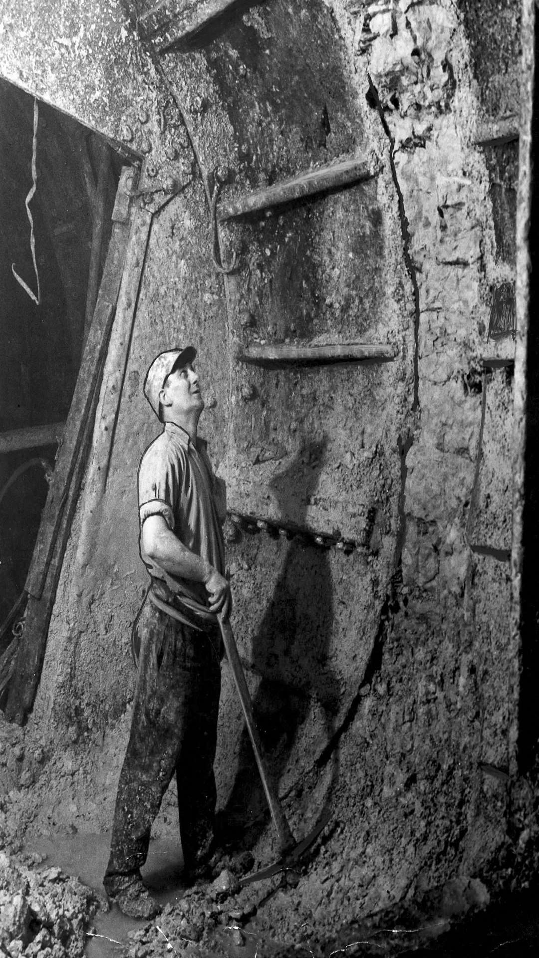 Inside the tunnel during its construction in 1938