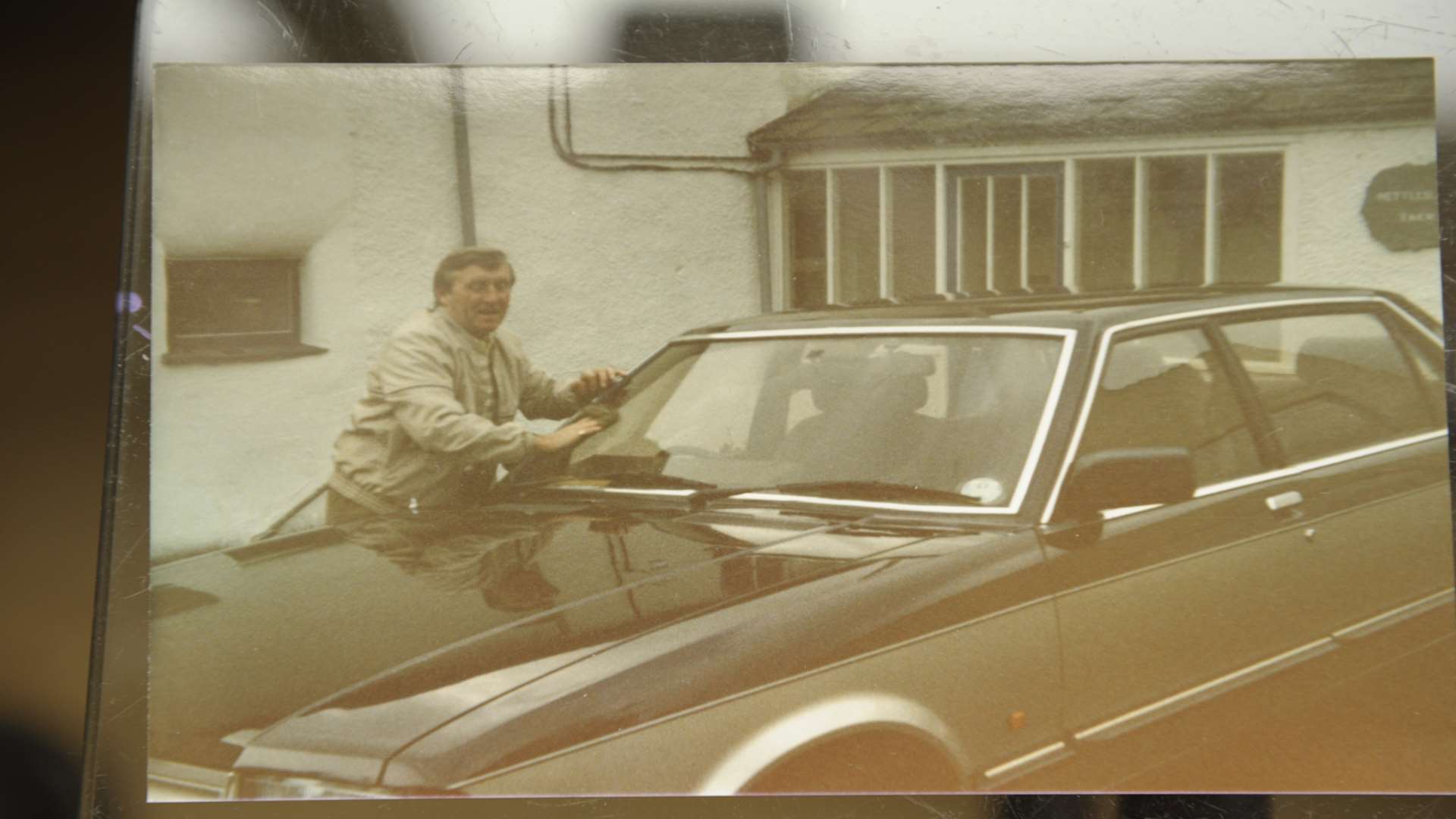 Joe cleaning the Prime Minister's two-tone Granada Minster