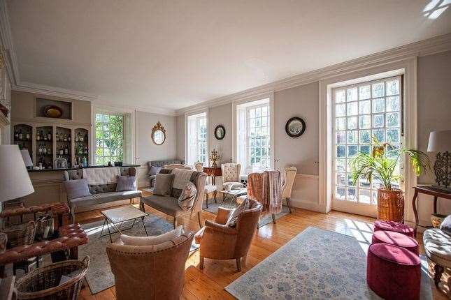 A sitting room within the mansion. Picture: Zoopla / Rafferty & Pickard