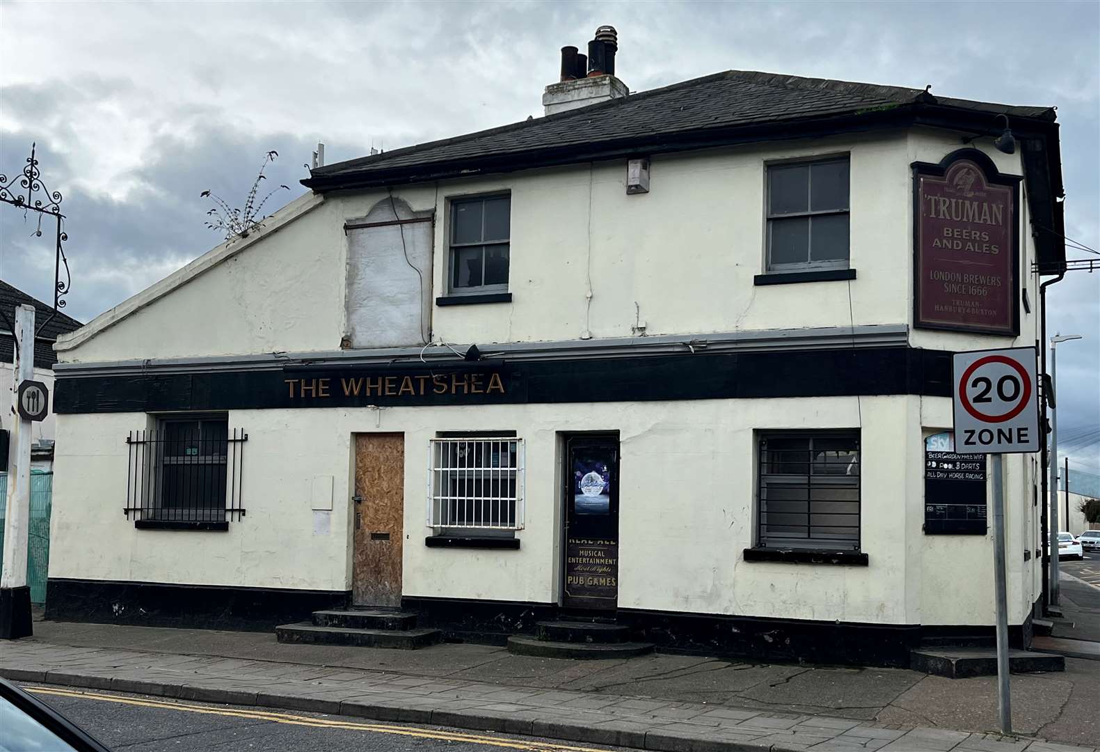 The Wheatsheaf pub in Swanscombe High Street closed in March 2020