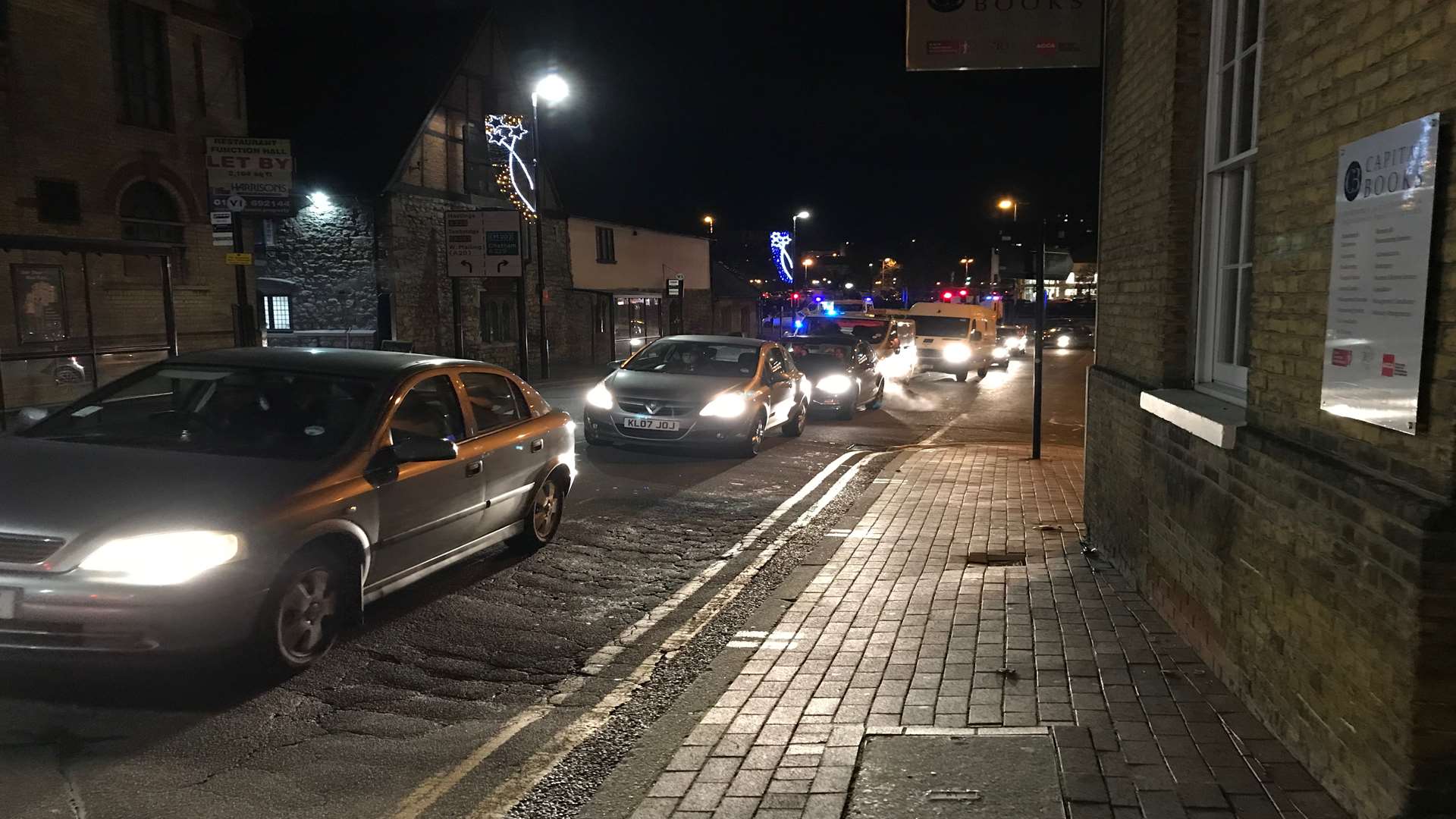 Traffic queueing up Earl Street