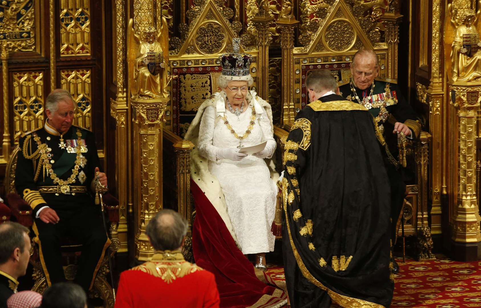 The Queen accepting the speech from Lord Chancellor Michael Gove in 2016 (Alastair Grant/PA)