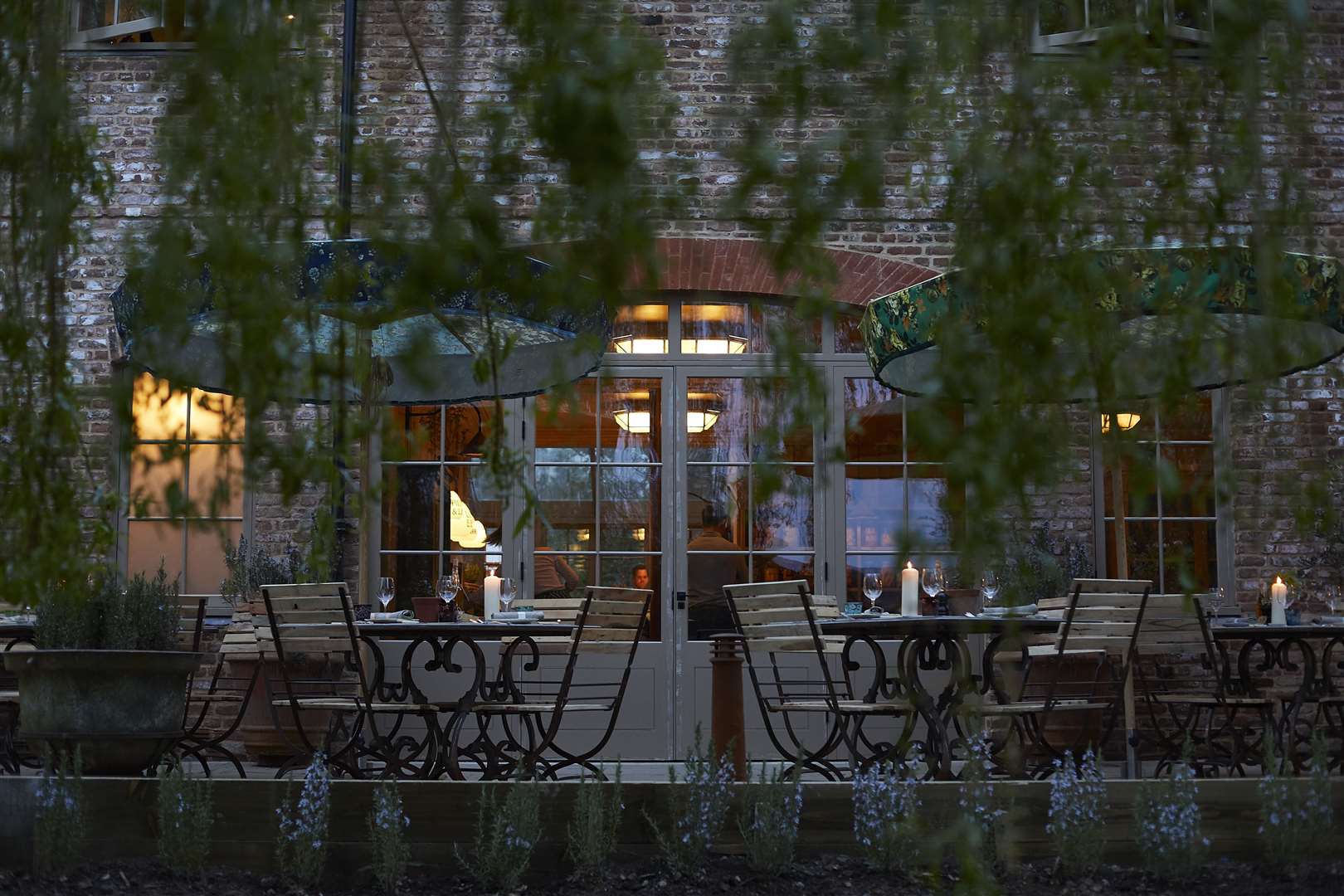 The restaurant garden terrace at The Pig at Bridge Place.