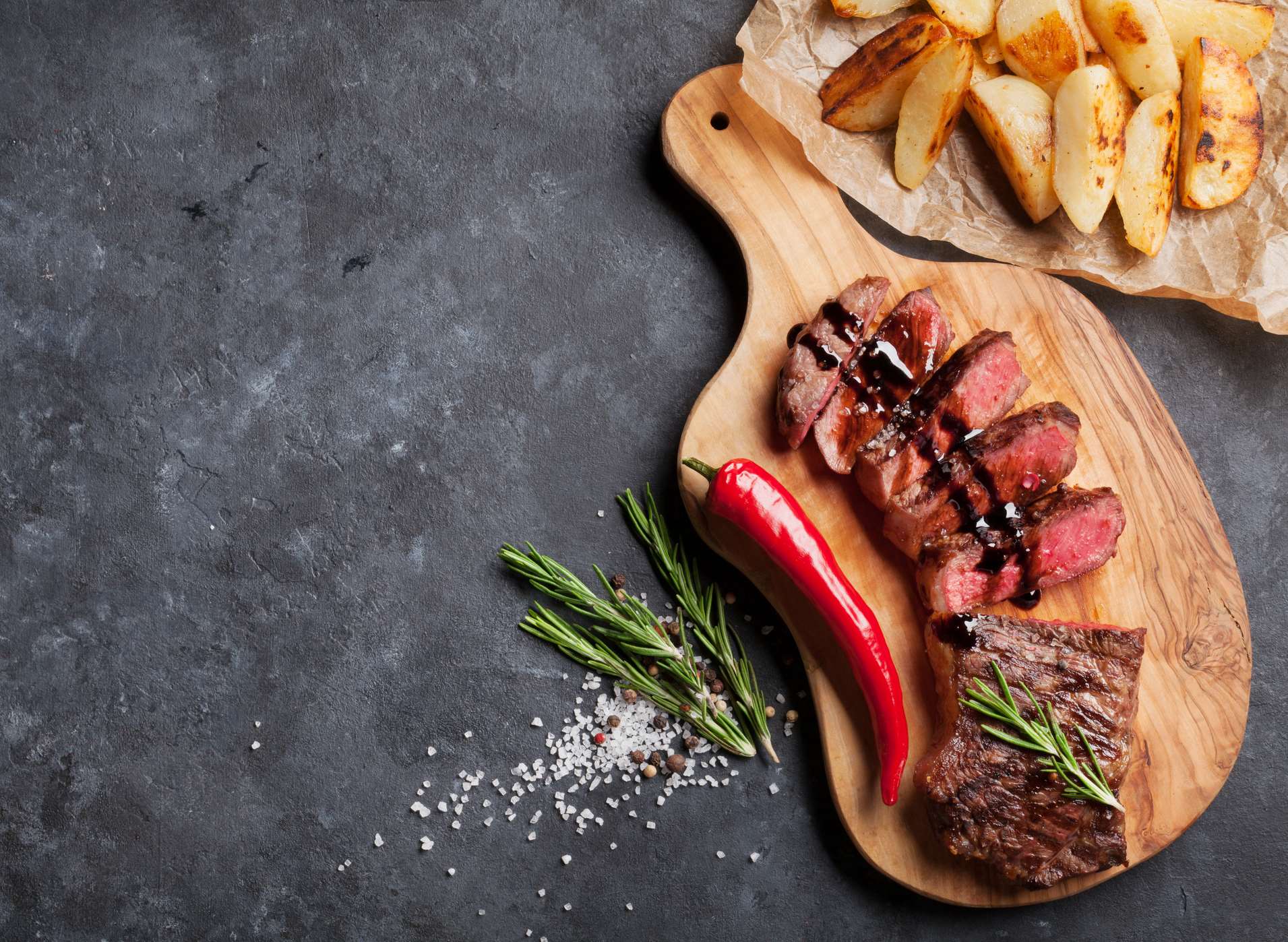 Plates are so passé. The hipster prefers a slate, a chopping board, or any other unpractical but oh-so-trendy platter.