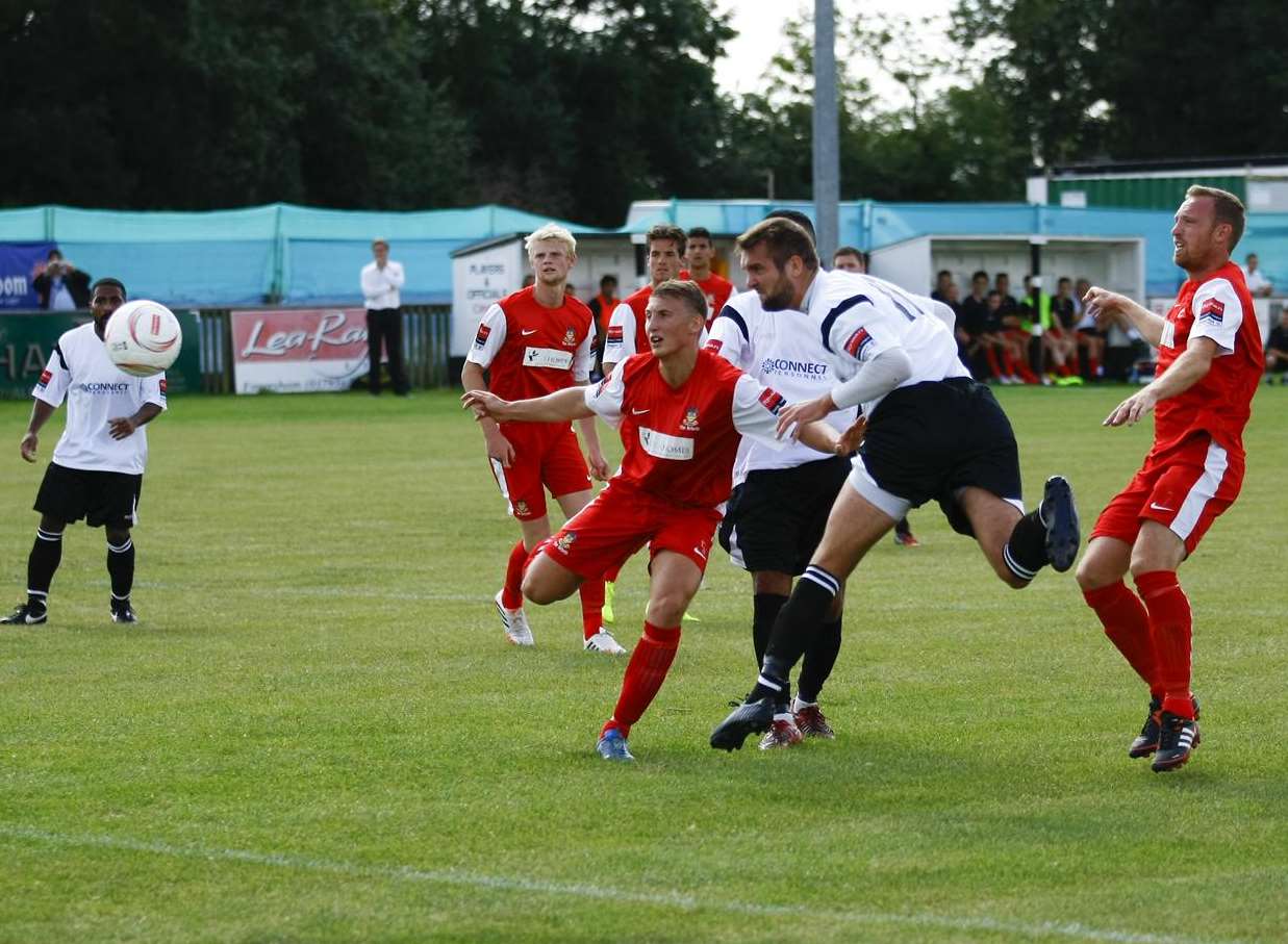 Dave Botterill heads in Faversham's equaliser against Worthing. Picture: Matt Bristow