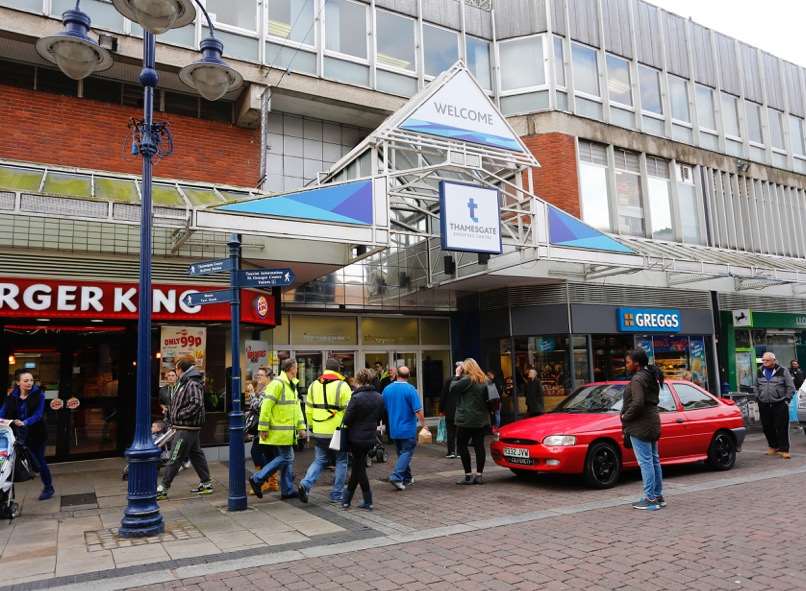 Thamesgate Shopping Centre evacuated.