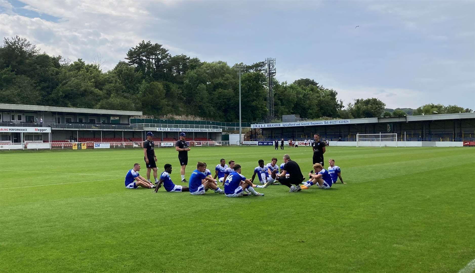 Gillingham manager Neil Harris was hoping to hold a training session infront of fans