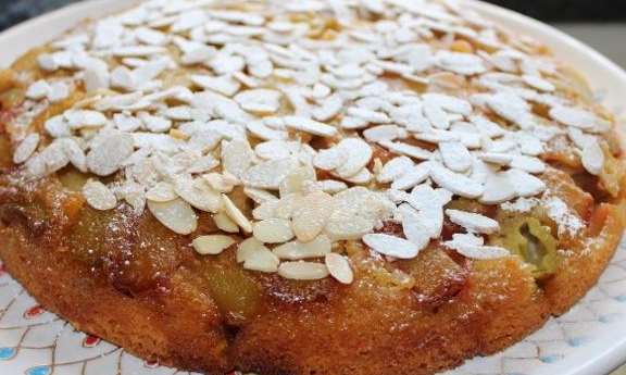 Rhubarb upside-down cake