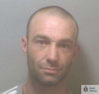 Steven Snell has been added to Kent Police's most wanted list (2353142)