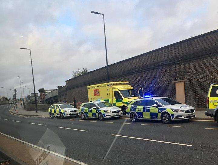 Emergency services at Rochester Bridge (4223329)