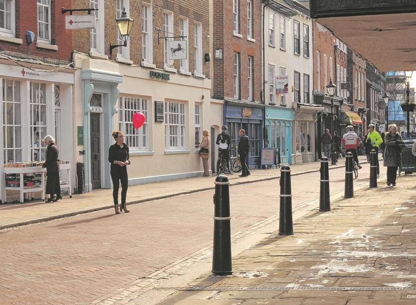 Rochester High Street. Library image