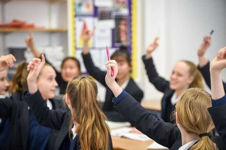 medway-primary-school-children-find-out-which-secondary-school-has