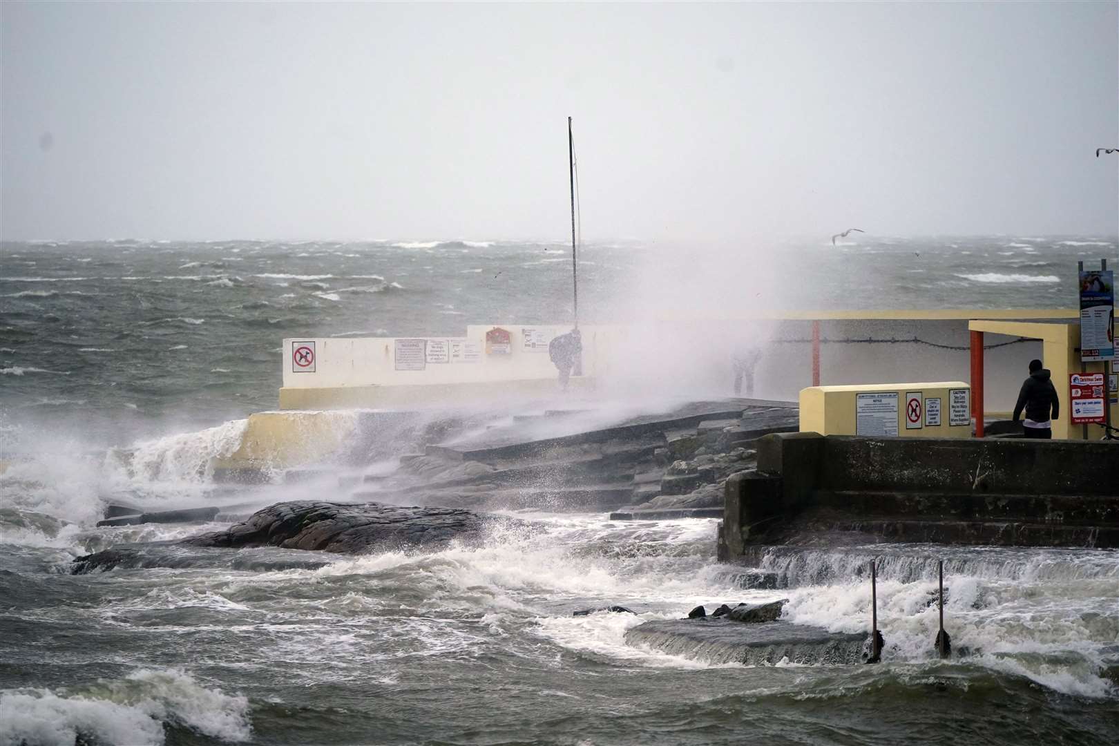 Thousands of outages across island of Ireland after damage by Storm Isha